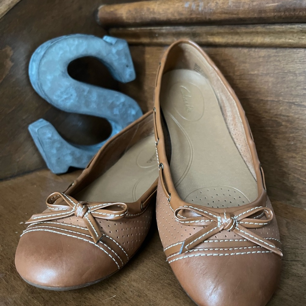 NEW Clark’s Bendables Poem Cottage Tan Leather Ballet Flats USL 6B (M)